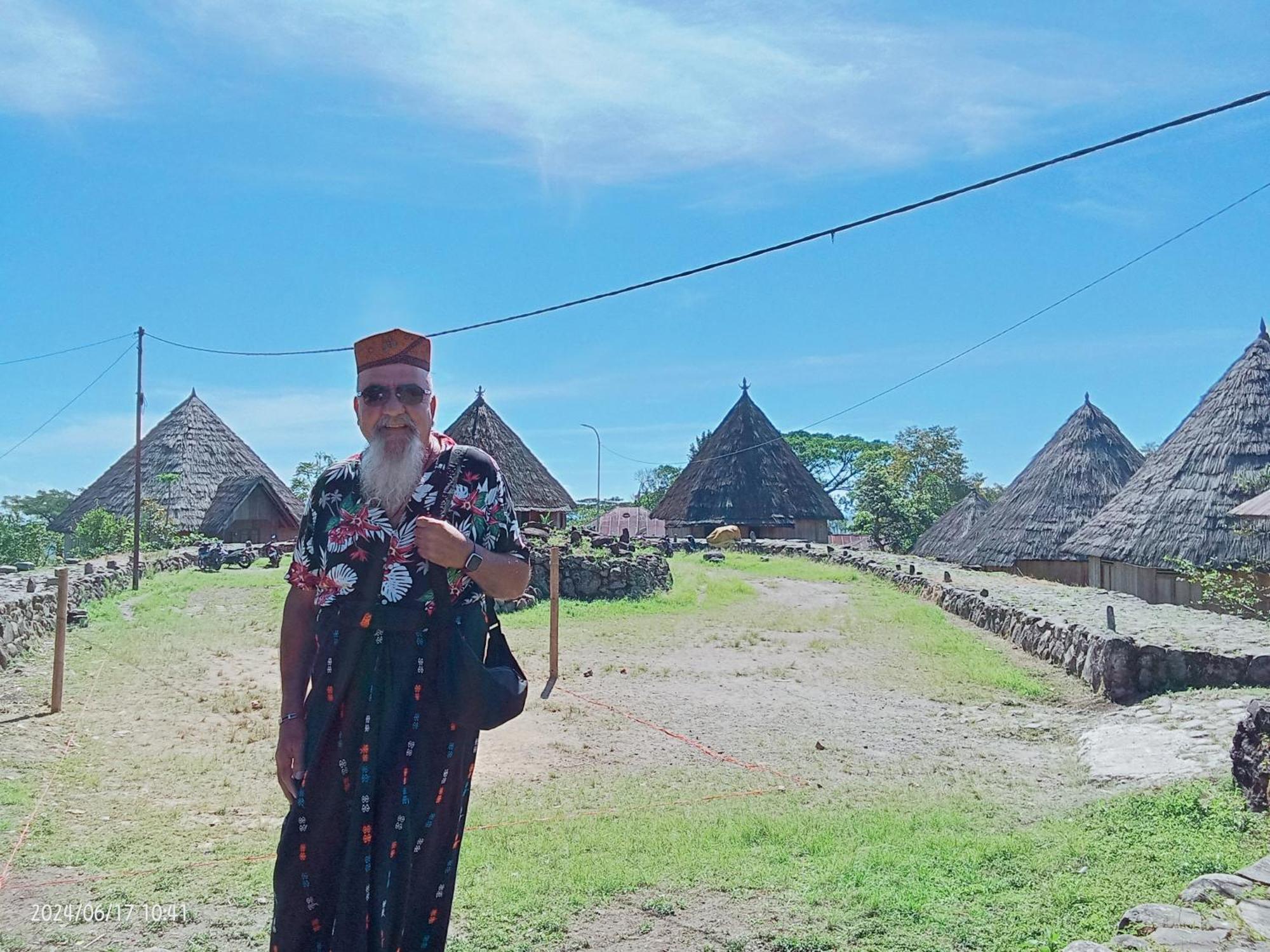Petra Homestay Bangka Leda Ruteng Exterior photo
