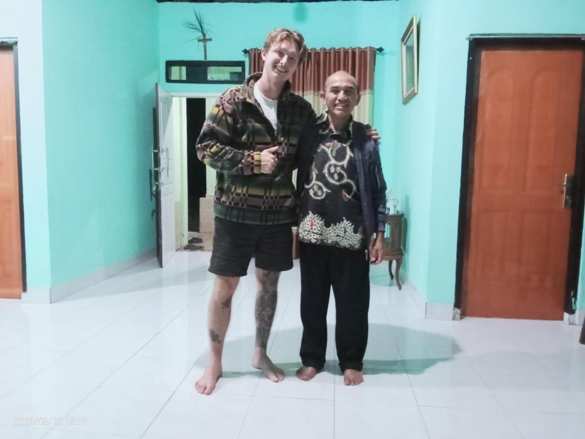 Petra Homestay Bangka Leda Ruteng Exterior photo