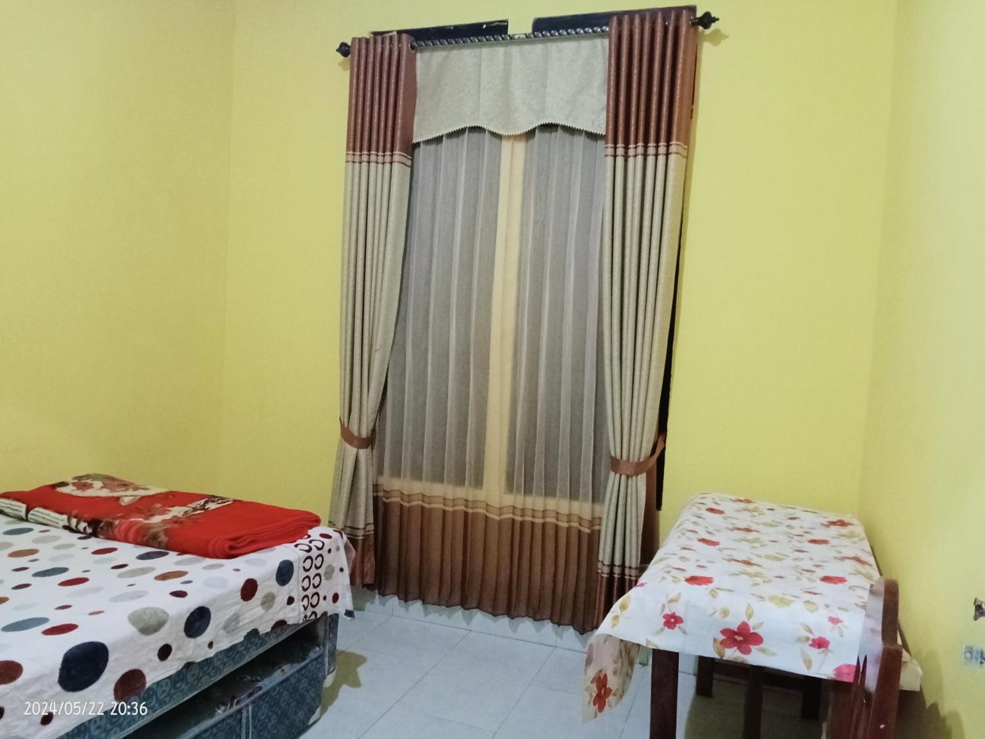 Petra Homestay Bangka Leda Ruteng Exterior photo