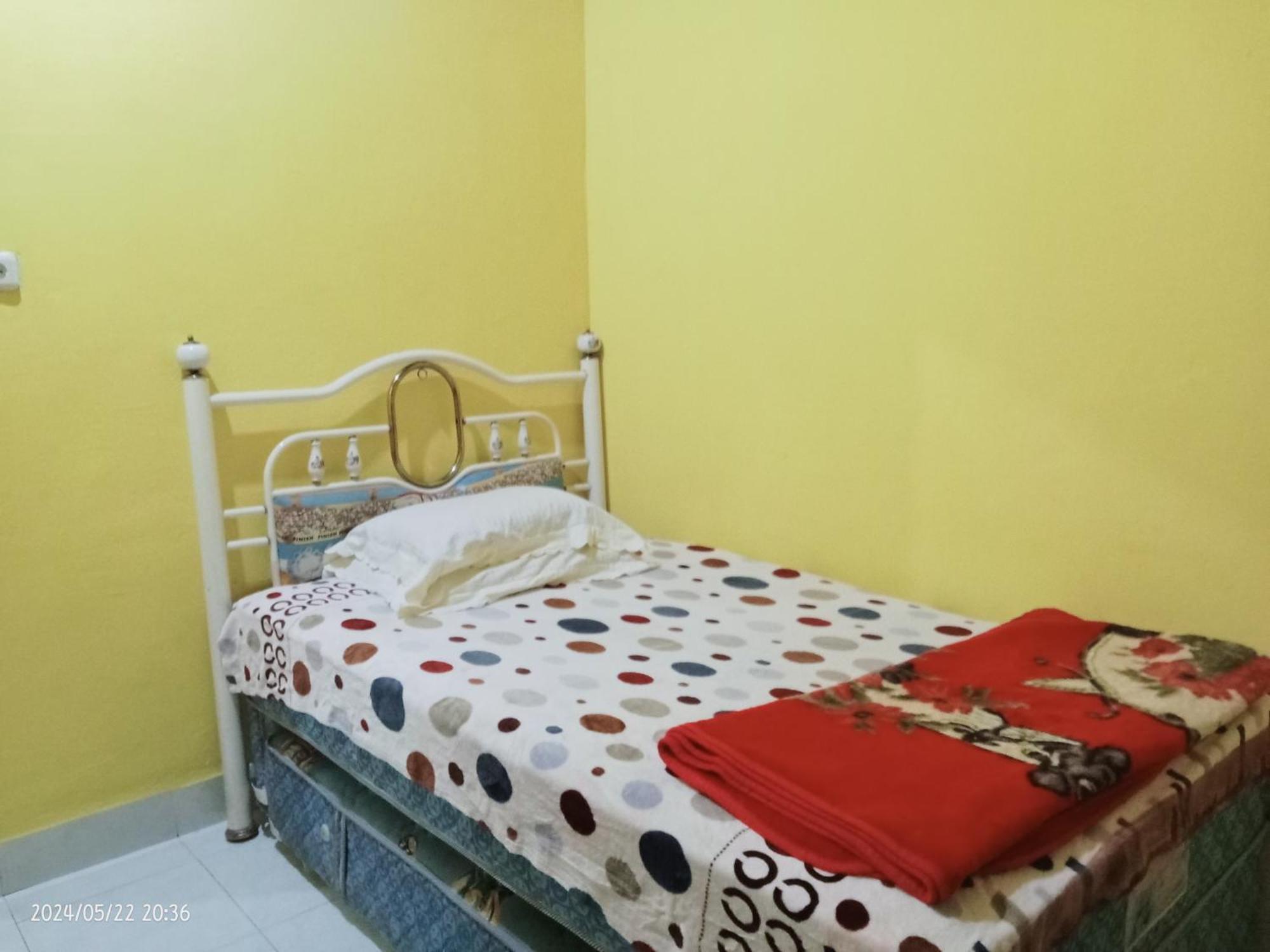 Petra Homestay Bangka Leda Ruteng Exterior photo