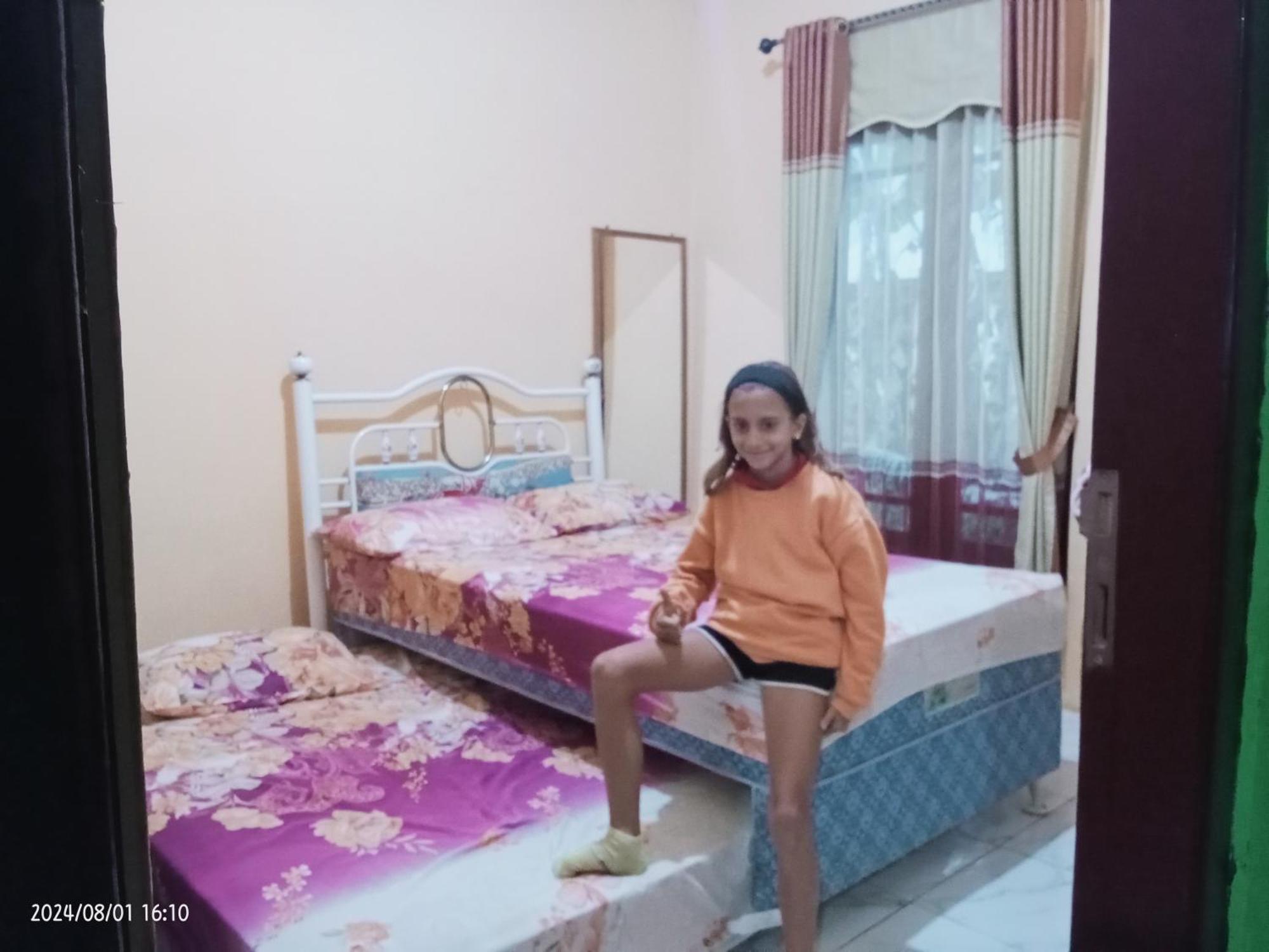 Petra Homestay Bangka Leda Ruteng Exterior photo